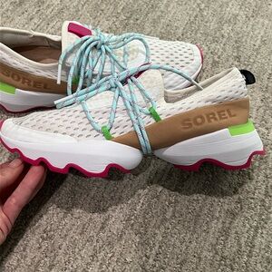 Sorel women’s tennis shoes, size 7